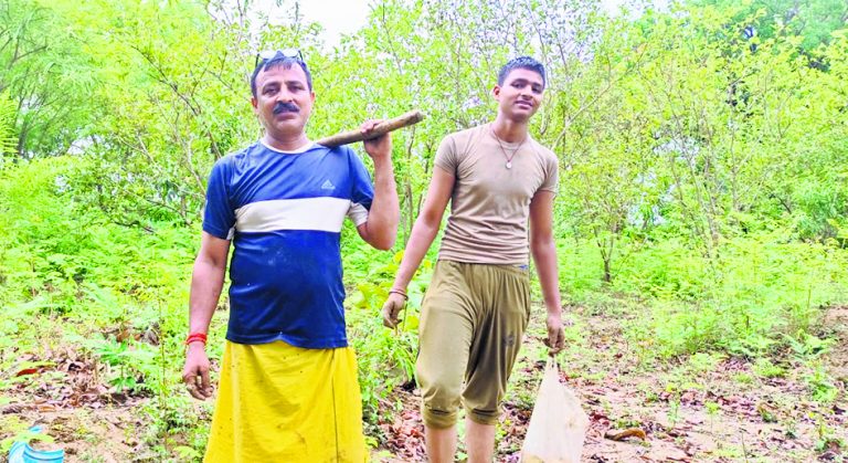 पर्यावरण बचाने का संदेश दे रहे है संजय