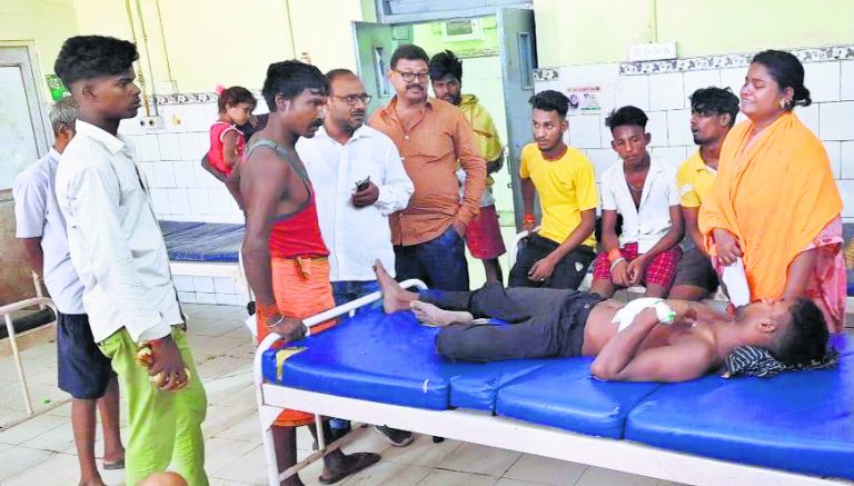 बच्चों के बीच विवाद के बाद पट्टीदार को चाकू मारकर किया जख्मी