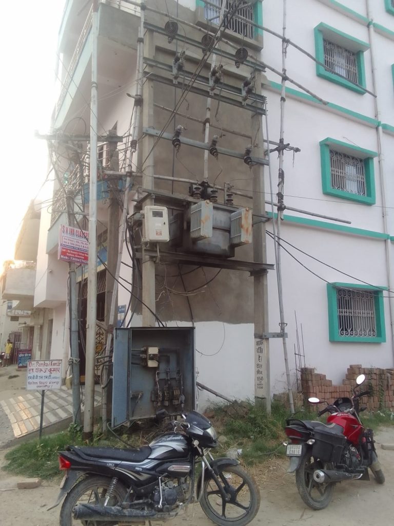 विवेक बिहार व नक्कू स्थान के उपभोक्ताओं में आक्रोश