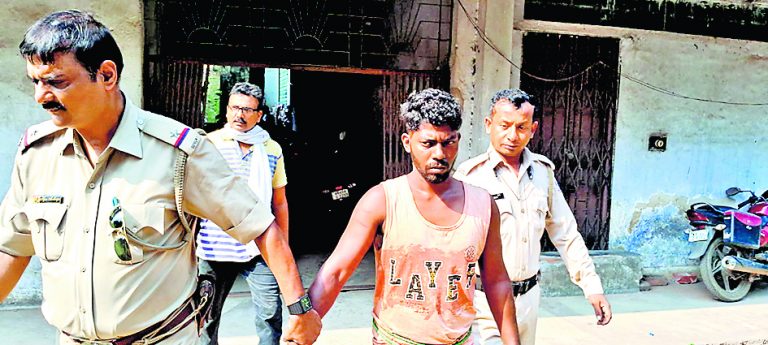 जेवर छिनताई में बेनाचिटी से कुख्यात लक्ष्मी साहनी समेत दो गिरफ्तार