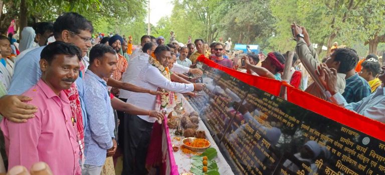सड़क बनने से विकास का खुलता है रास्ता : विधायक