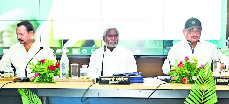 अबुआ आवास में शौचालय भी बनायें, बालू सस्ती दर पर उपलब्ध करायें : मुख्यमंत्री