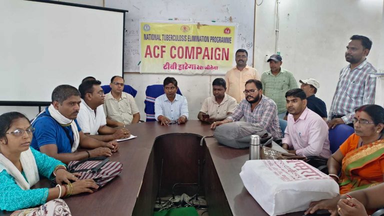 घर-घर जाकर सहिया व कर्मी खोजेंगे टीबी मरीज, अभियान को गति देने के लिए बनायी गयी 298 टीमें