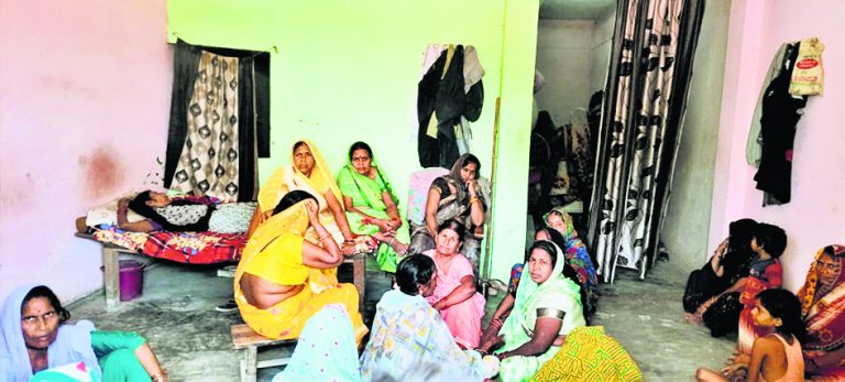 कुवैत गये थे पैसा कमाने, ताबूत में सिमटकर लौटे वतन