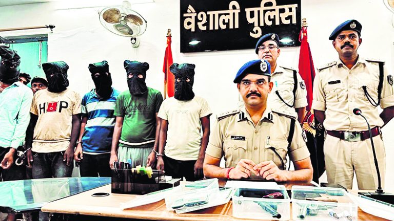 नशा खिलाकर पिकअप वैन लूटने वाले पांच बदमाश धराये