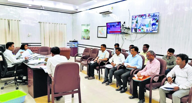 पंचायत सरकार भवन की भूमि के सीमांकन कार्य में लाएं तेजी : डीएम