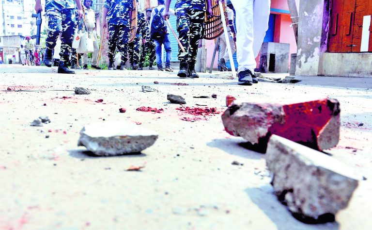 पार्किंग पर कब्जे को लेकर शालीमार में भारी बवाल