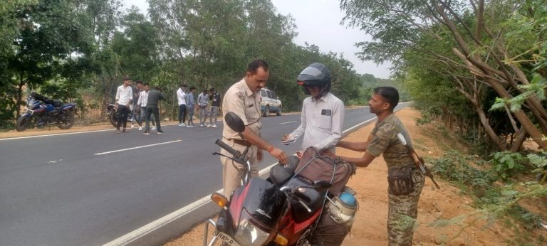 नारायणपुर पुलिस ने की वाहनों की जांच
