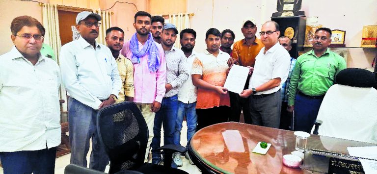 कुलपति से की छात्रों की समस्याओं के समाधान की मांग