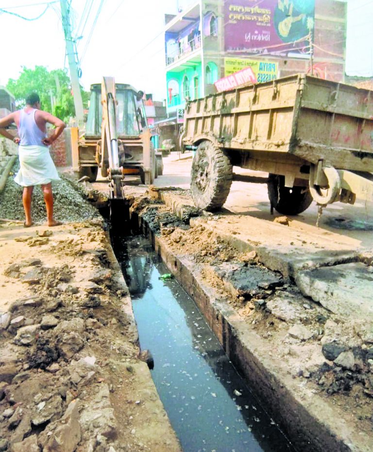 बारिश में शहर को जलजमाव से निजात दिलाने की तैयारी में जुटा नगर परिषद प्रशासन