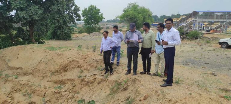 सरैयाहाट बीडीओ ने किया मनरेगा योजना का निरीक्षण