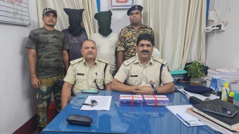 बीएसएनएल सिम सत्यापन के नाम पर ठगी करने वाले दिगबाद गांव से दो साइबर गिरफ्तार