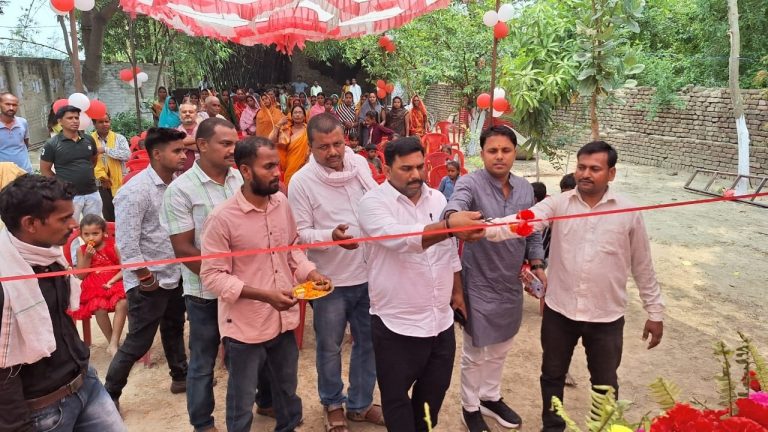प्रखंड प्रमुख ने आंगनबाड़ी केन्द्र का किया उद्घाटन