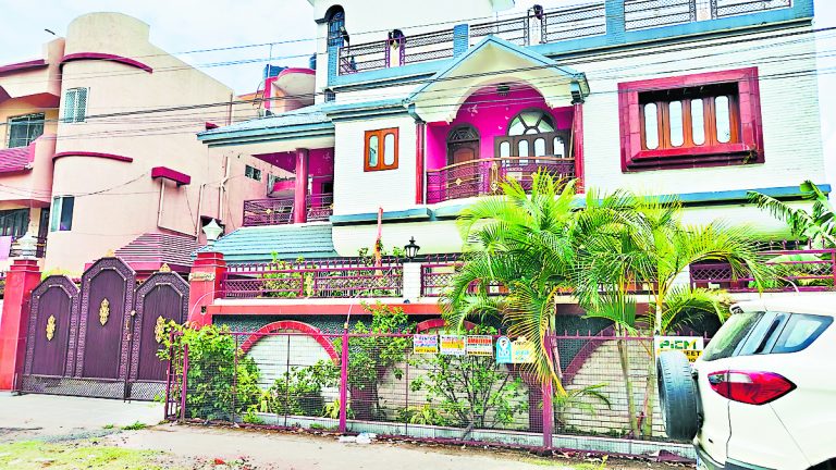 जमीन कारोबारी अवधेश ने बेटे का मेडिकल में एडमिशन कराने के लिए सिकंदर को दिया था ब्लैंक चेक