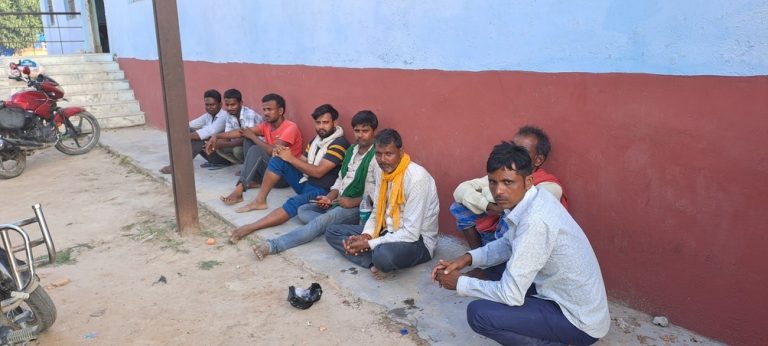 पिपरा के अमवा बुढ़ी गंडक नदी में नहाने गये तीन युवक डैबे, दो की मौत
