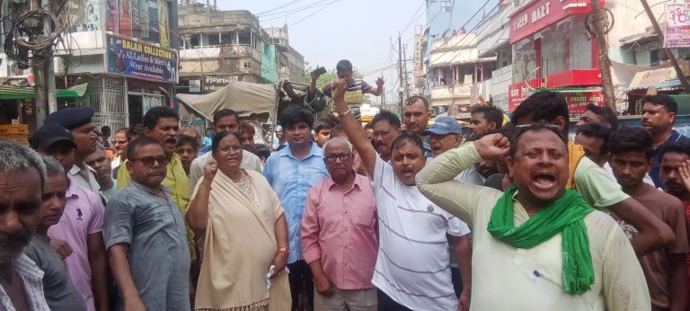 भाजपा नेता का बेटा अगवा, सड़क जाम, महिला समेत सात हिरासत में