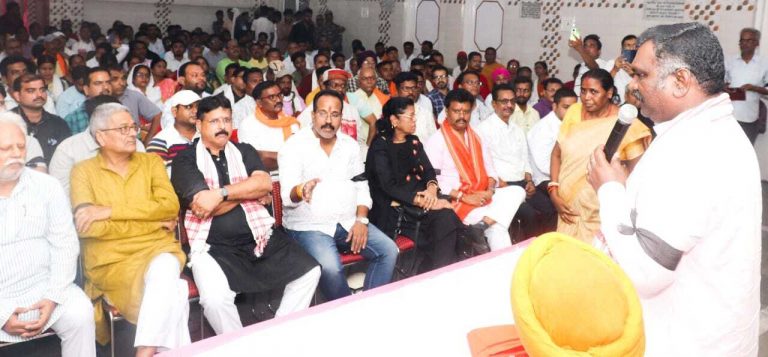 आपातकाल लगानेवालों के मुंह से संविधान बचाने की बातें अच्छी नहीं लगती : अमर बाउरी