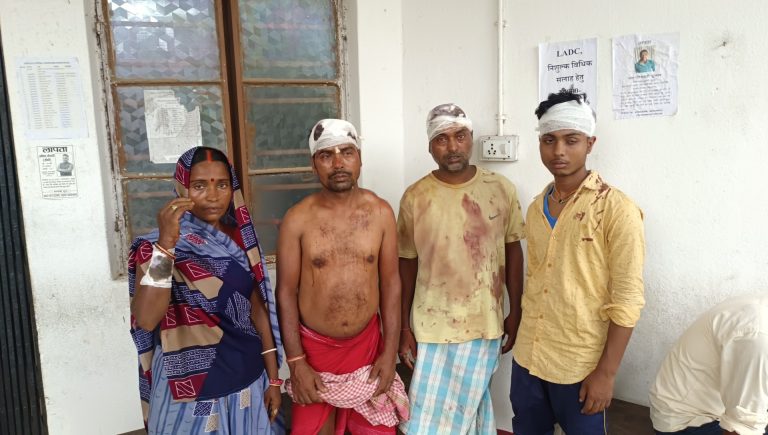 जमीन विवाद में दो पक्षों भिड़े, मारपीट में आठ लोग घायल