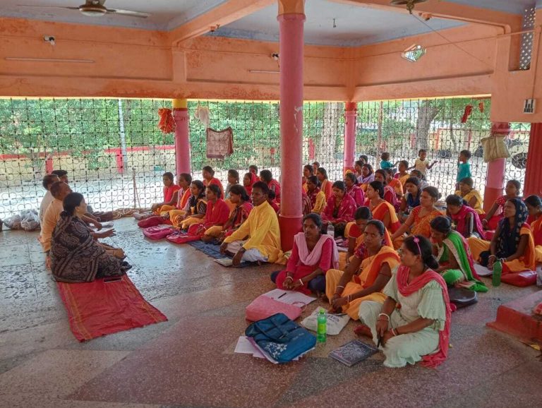जहां शिक्षा की व्यवस्था नहीं, वहां खोले जायेंगे एकल विद्यालय : अपर्णा