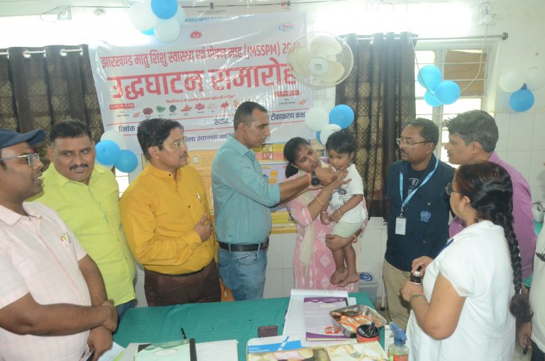 बच्चों को पिलायी जा रही विटामिन ए की खुराक, एक माह तक चलेगा अभियान