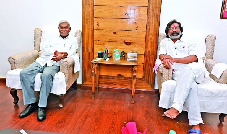 हेमंत के बाहर आने से अब और मजबूत हुए हम : चंपाई