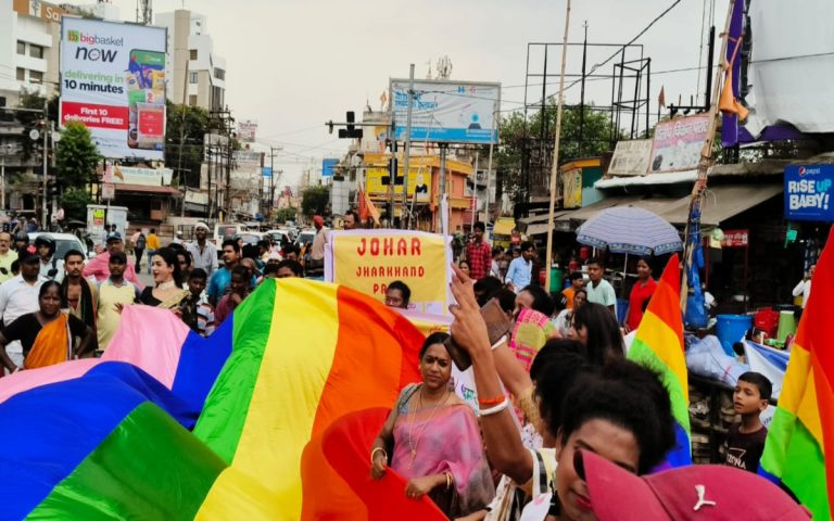 Same-Sex Love Affair: सात साल के समलैंगिक प्रेम संबंध में घर से भागने की कोशिश, पुलिस ने पकड़ा