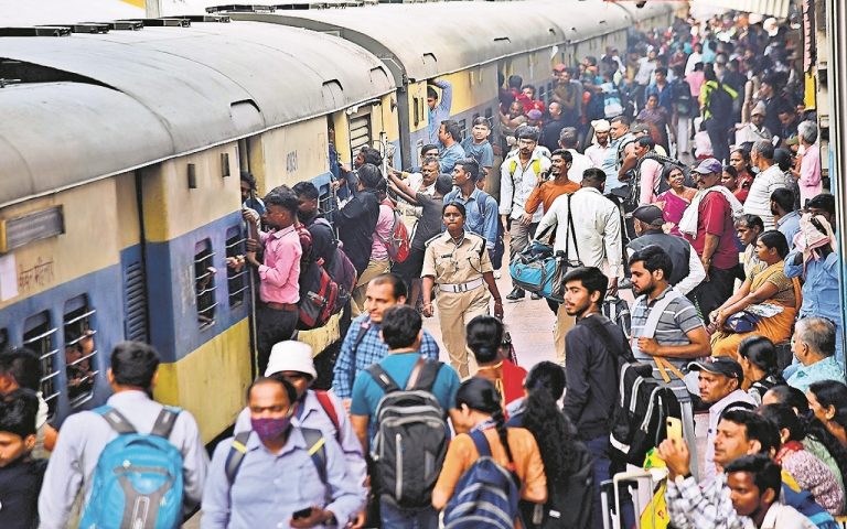 बिहार के रेल यात्रियों से चोरी के दम पर बनाया अपना आलिशान मकान, पटना जंक्शन पर धराया गिरोह