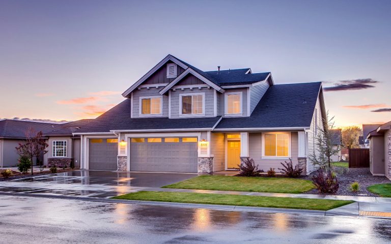 Vastu Tips: निगेटिव एनर्जी को घर से हमेशा के लिए करें दूर, जानें क्या है तरीका