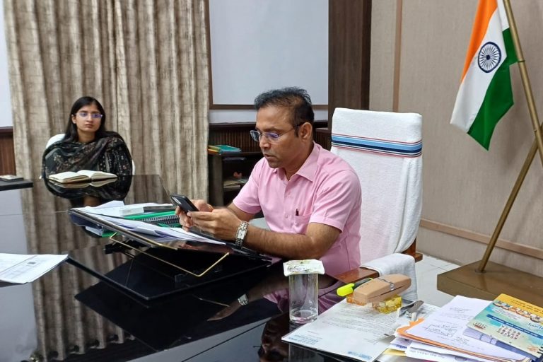 भागलपुर डीएम ने चार सीडीपीओ से मांगा स्पष्टीकरण, किसी की उपलब्धि कम तो किसी ने नहीं किया निरीक्षण