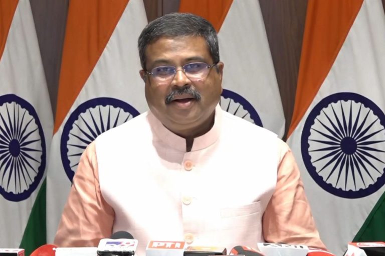 Education: आंगनवाड़ी केंद्रों को स्कूलों के साथ स्थापित करने के लिए जारी होगा दिशा निर्देश 