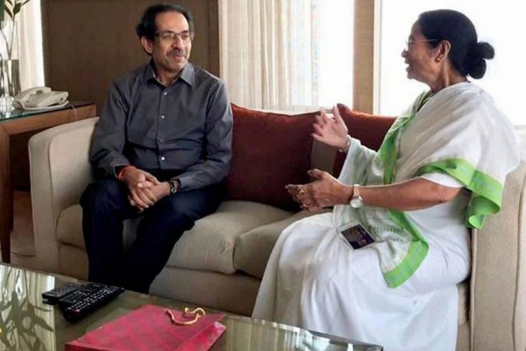 Mamata Banerjee : ममता बनर्जी ने उद्धव ठाकरे से की मुलाकात कहा, बंगाल में तृणमूल अकेले काफी, कांग्रेस माकपा के साथ नहीं जा सकती