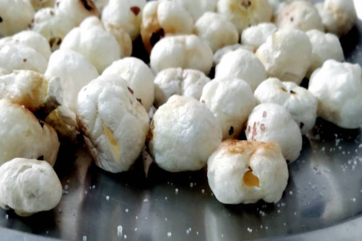 सोमवार व्रत के लिए ऐसे बनाएं फलाहारी नमकीन
