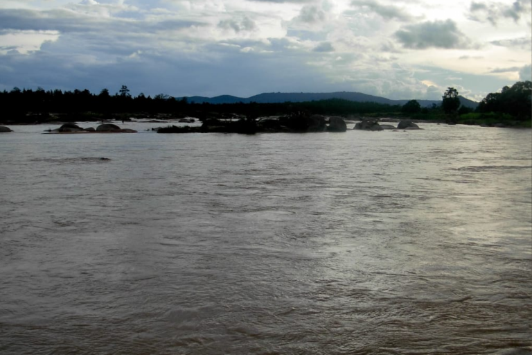 Mahananda river water level increased: महानंदा का बढ़ता जलस्तर,बाढ़ की संभावना से ग्रामीणों में दहशत