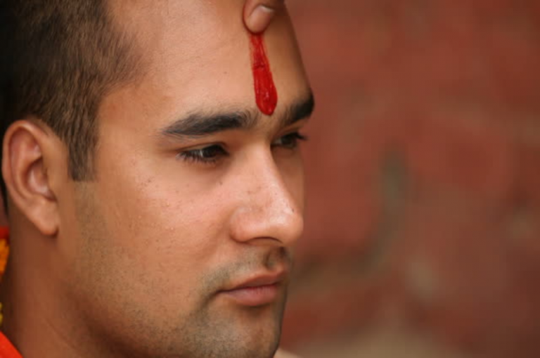 Forehead Tilak : माथे पर तिलक लगाने से क्या होता है, जानिए इसके पीछे की कहानी
