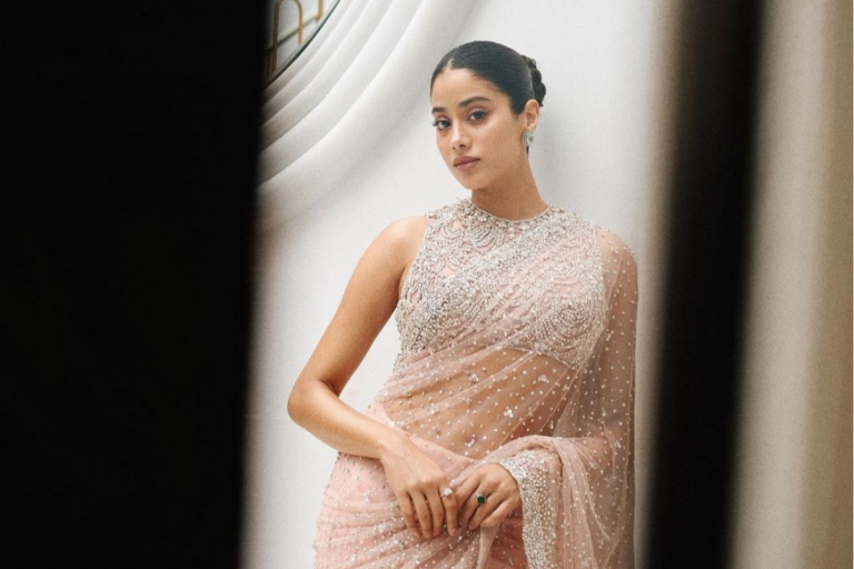 Janhvi kapoor: डायरेक्टर सुधांशु सरिया ने जाह्नवी की डेडिकेशन की तारीफ की, कहा…