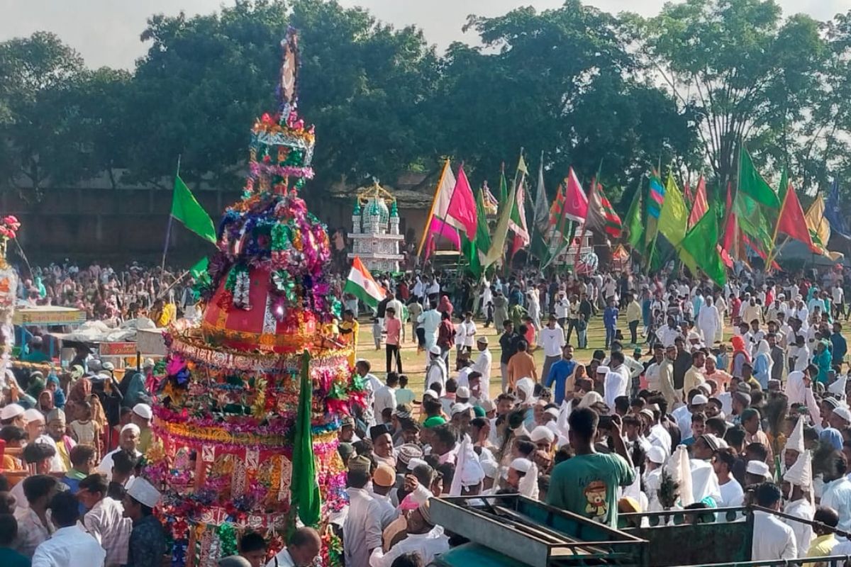 मुहर्रम पर निकला ताजिया