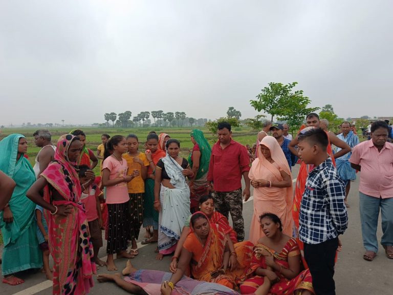 Banka: पंजवारा-धोरैया मुख्य मार्ग पर अज्ञात वाहन ने दो लोगों को कुचला, मौके पर हुई मौत