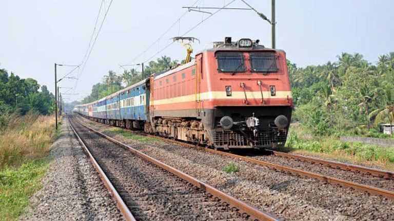 वैशाली, संपर्क क्रांति समेत दर्जन भर ट्रेनें इस दिन बदले रूट से चलेंगी, ग्वालियर-बरौनी स्पेशल रहेगी रद्द