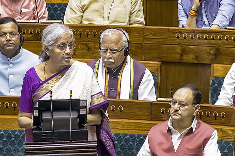 Budget 2024 : रोजगार, बिहार और मध्यमवर्ग पर केंद्रित बजट, जानें की-प्वाइंट्‌स