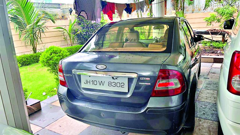 एनआरएचएम घोटाला : धनबाद में इडी का छापा, दस्तावेज व महंगी गाड़ियां जब्त