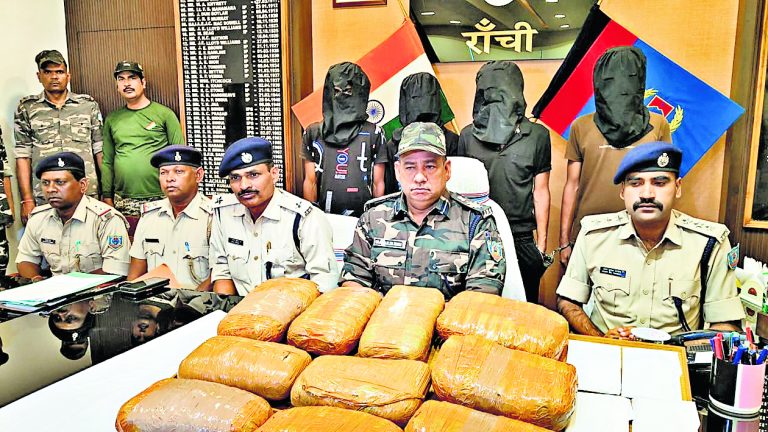 10 किलो गांजा के साथ चार तस्कर गिरफ्तार