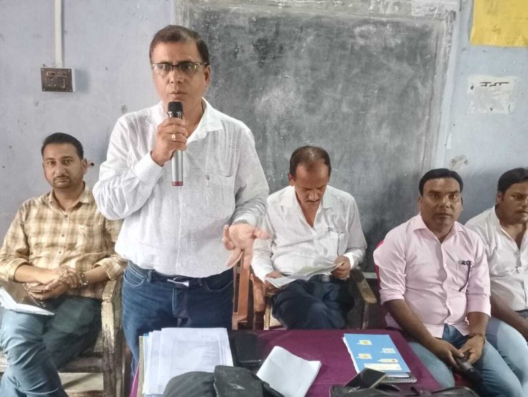 एमडीएम योजना का एसएसएस नियमित नहीं भेजने वाले स्कूल के शिक्षकों पर होगी कार्रवाई