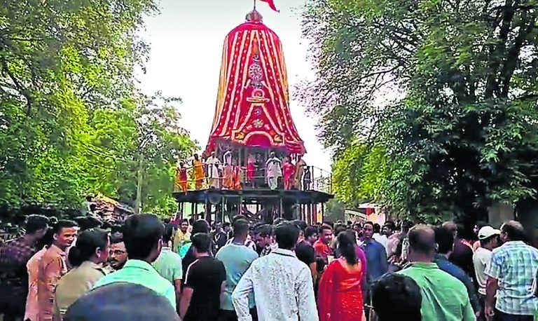 झारसुगुड़ा : कुकुरजंघा में 14 दिनों तक चलती है रथयात्रा, प्रत्येक दिन खींचा जाता है रथ