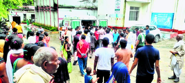 चेनारी व करगहर में वज्रपात से दो की मौत, पांच जख्मी
