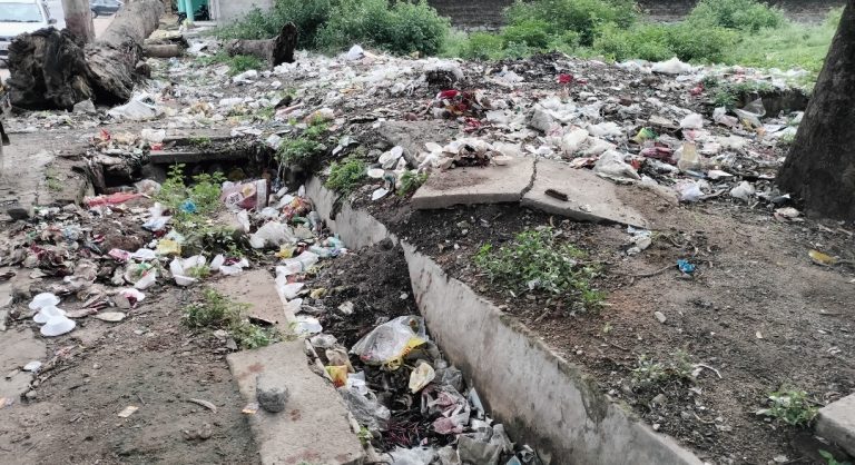 सिल्ली में ड्रेनेज सिस्टम फेल, स्थिति नारकीय