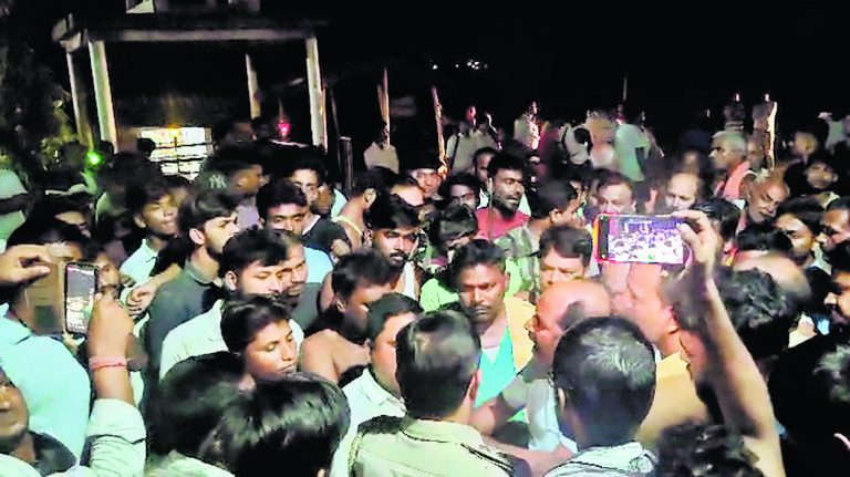 मुखिया के भतीजे का अपहरण, बरामद, सड़क जाम