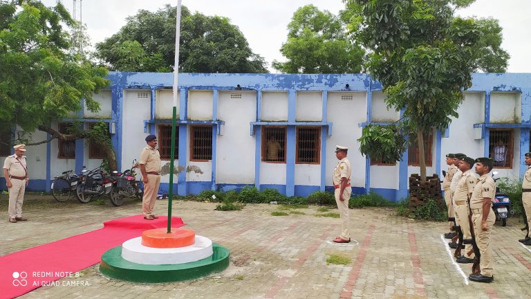 साहब…हम बच्चे भी हैं नगर परिषद के निवासी, जल जमाव की समस्या का करें कोई निदान