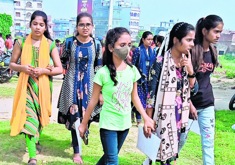 कक्षाओं में उपस्थिति बढ़ाने के लिए प्रतिदिन होगी मॉनिटरिंग