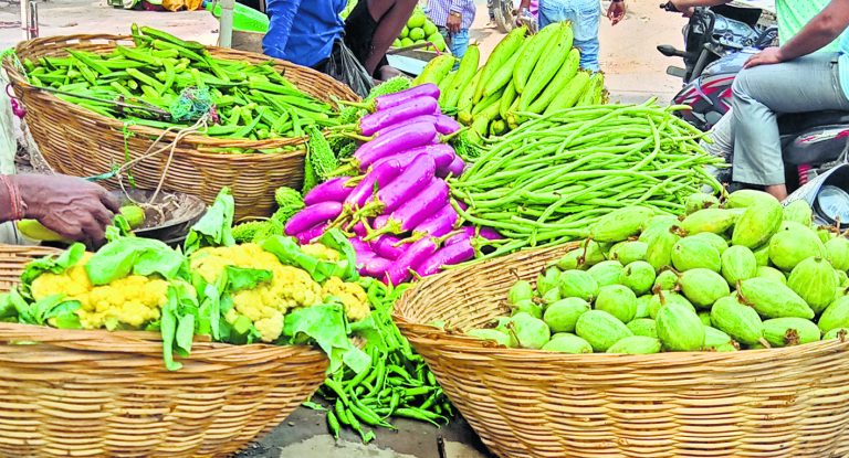 मानसून ने लगायी सब्जियों की कीमतों में आग