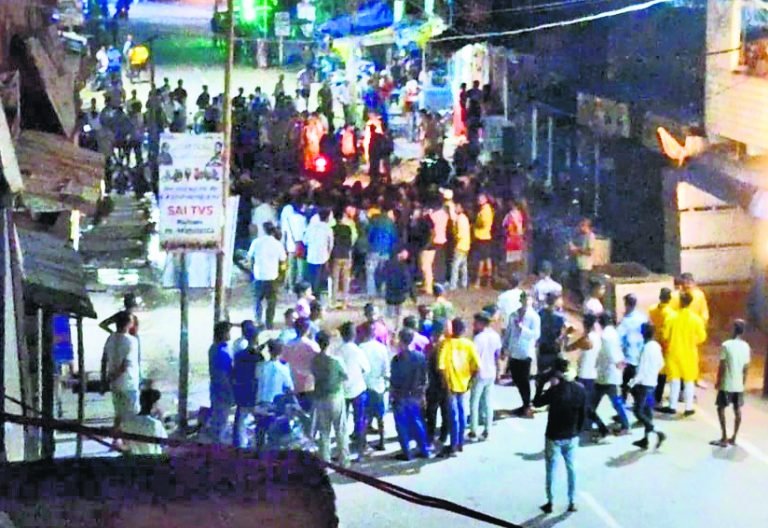Garhwa Crime News : मझिआंव में दो गुटों में झड़प, चार घायल, दो की हालत गंभीर